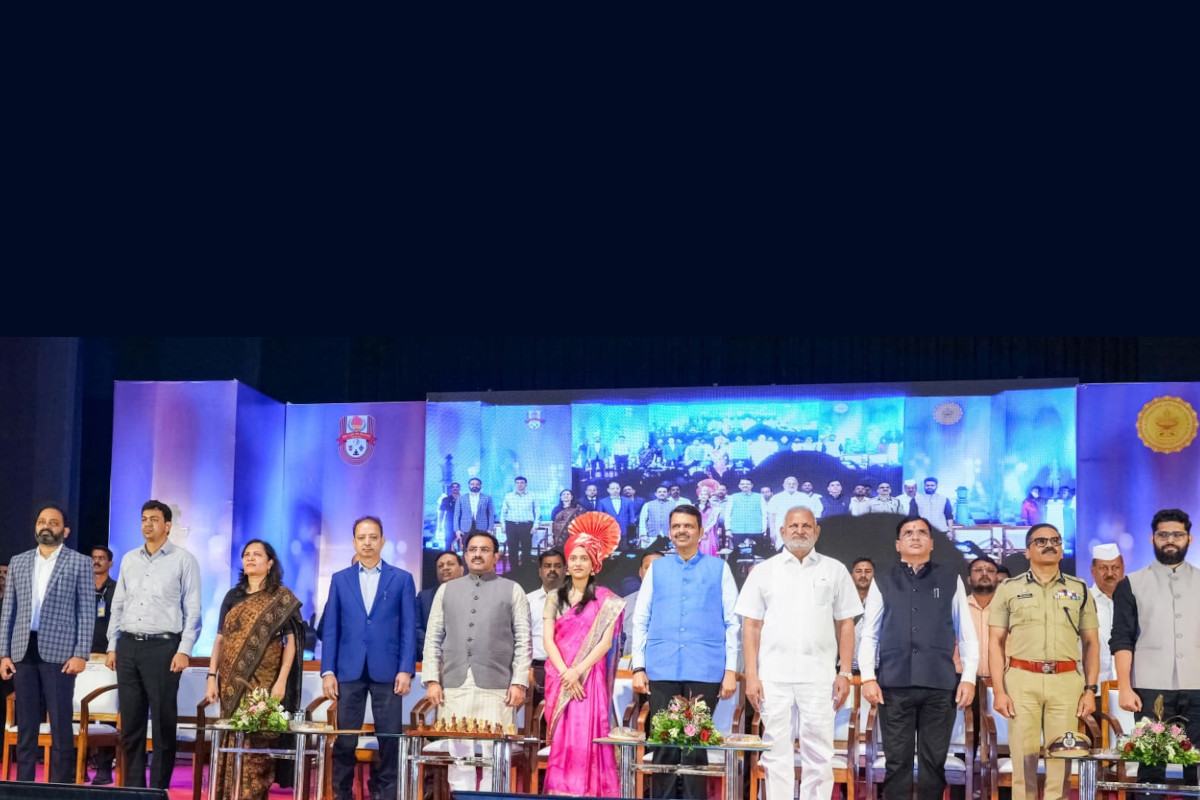 पुरस्कार व कार्यक्रम ९